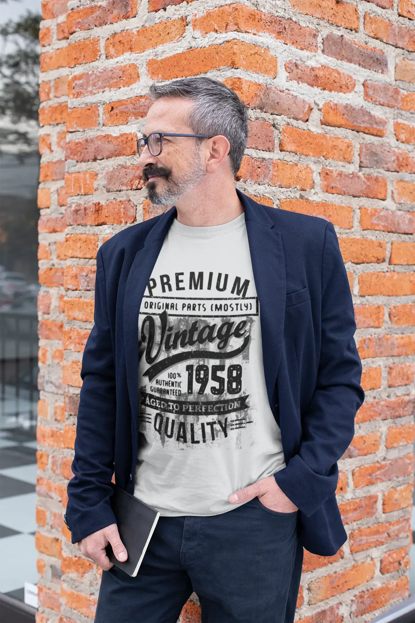 ULTRABASIC - Graphic Men's 1958 Aged to Perfection Birthday Gift T-Shirt