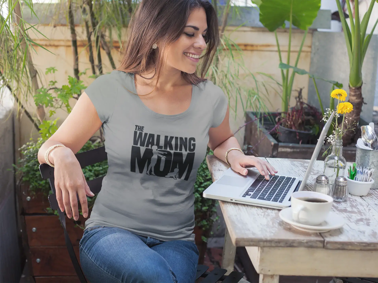 Ultrabasic - Femme Graphique Walking Mom T-Shirt Action de Grâces Xmas Cadeau Idées Tee