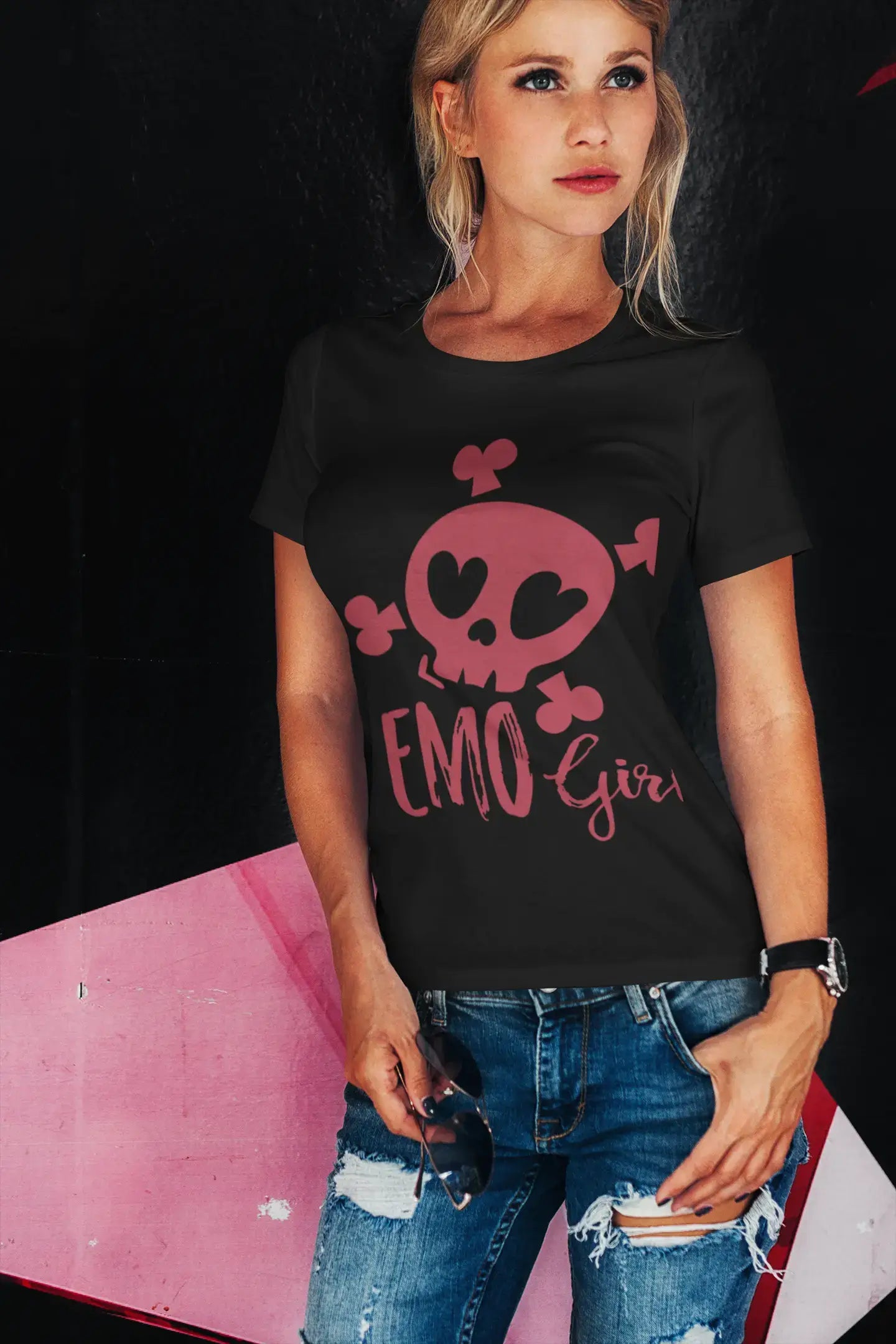 ULTRABASIC Women's Organic T-Shirt - Emo Girl - Heart Skull Shirt for Women
