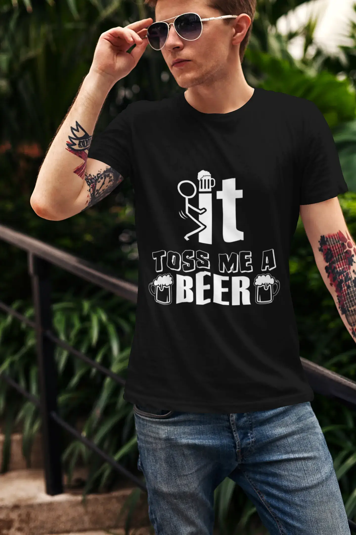 ULTRABASIC Lustiges Herren-T-Shirt „Toss Me a Beer“ – Spruch „Bierliebhaber“-T-Shirt