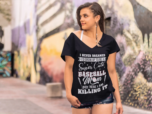 ULTRABASIC Damen-T-Shirt mit V-Ausschnitt „Baseball Mom I Am Killing It“ – Lustiges Mama-T-Shirt