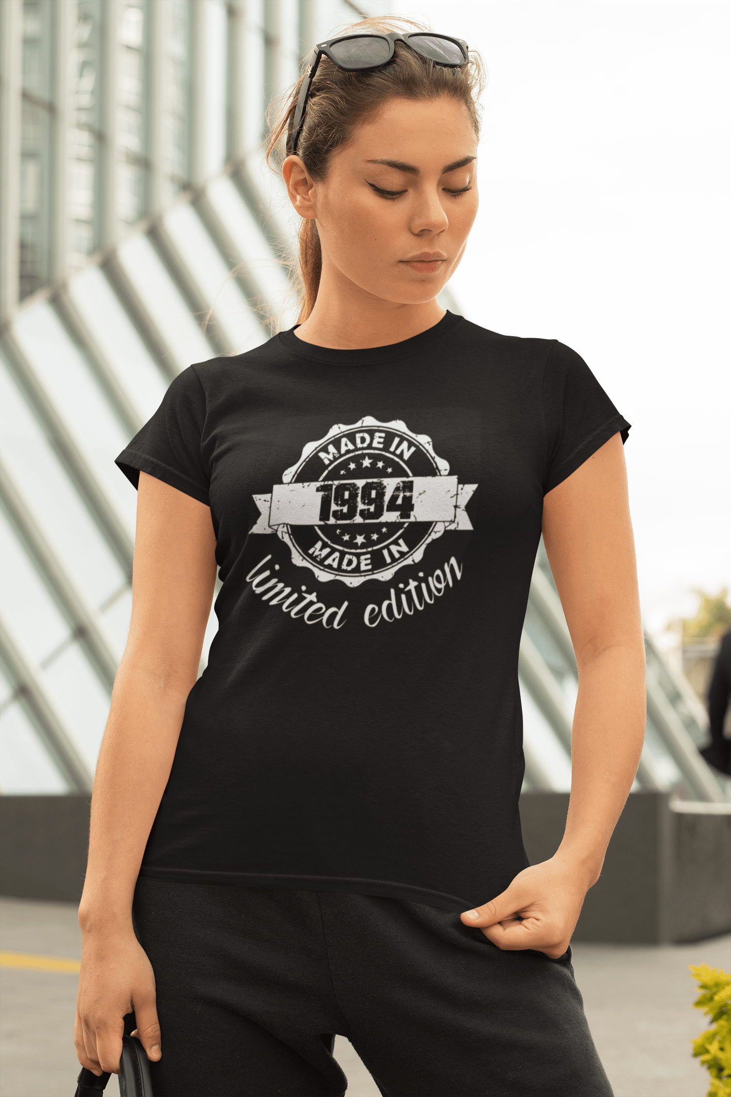 Fabriqué en 1994 T-shirt Femme Édition Limitée Noir Cadeau d'anniversaire 00426