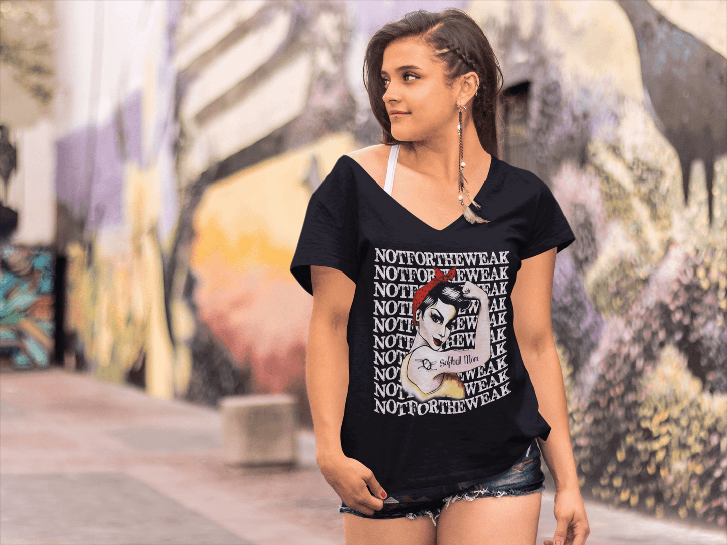 ULTRABASIC Damen-T-Shirt mit V-Ausschnitt, nicht für schwache Softball-Mütter – lustiges Mama-Zitat